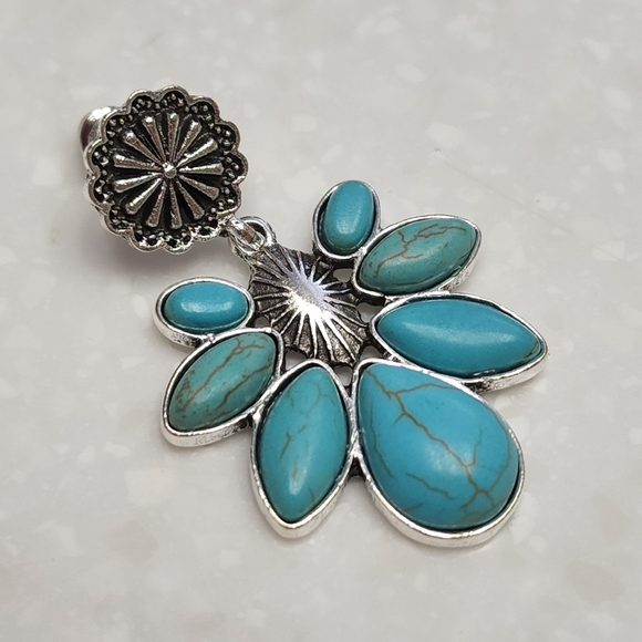 Turquoise and Silver Floral Earrings NWT - Picture 10 of 16